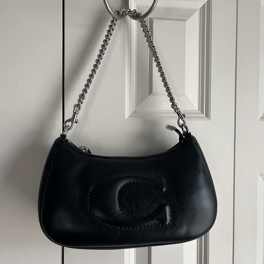 COACH Teri Shoulder Bag With Signature Quilting in Black